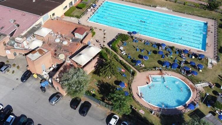 Certaldo, oltre 200mila euro di contributi nel 2024 per tenere aperta la piscina comunale