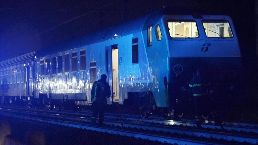 Torino, treno travolge e uccide cinque operai