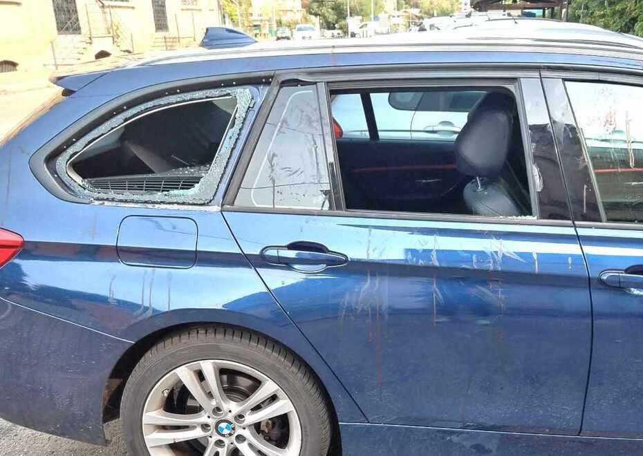 Castelvetro. Raid dei vandali sulle auto in sosta: vetri spaccati e un ladro si ferisce<br>
