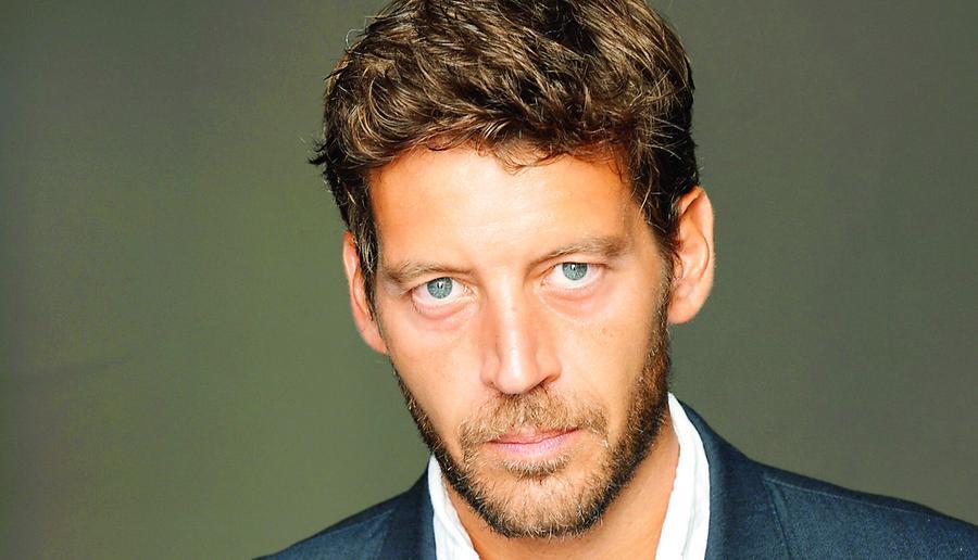 Il “gallurese” Tommaso Basili è Agnelli: «Nel provino Adam Driver mi dava le battute»