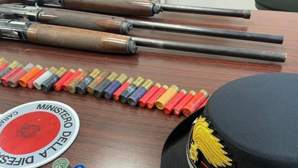 Un arsenale accanto alla cassa del bar, arrestato commerciante livornese: ecco chi è