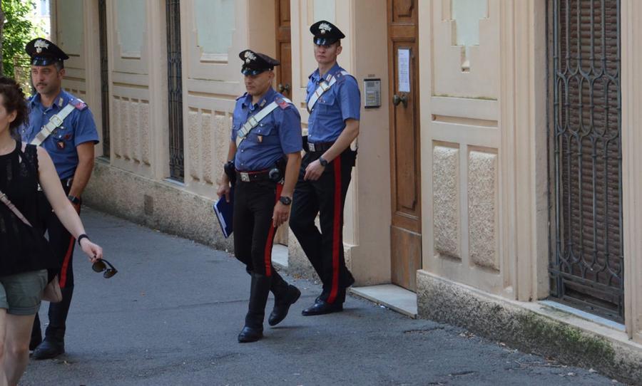 Continua a pedinare e molestare una donna nonostante il divieto di avvicinamento: denunciato 69enne di Dolianova