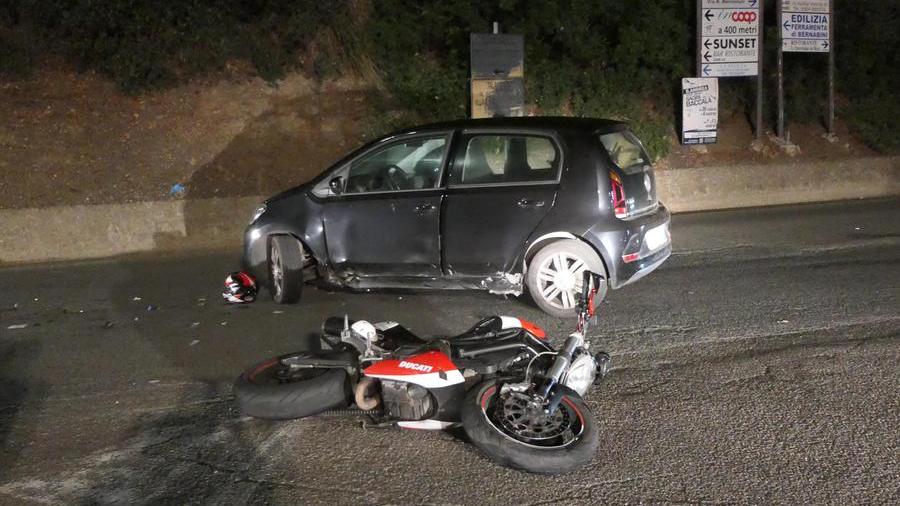 L'incidente a Fonteblanda (Foto Enzo Russo)