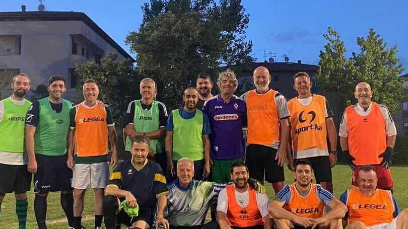 Pontedera, a 84 anni continua a giocare a calcetto: «Un esempio per tutti noi»