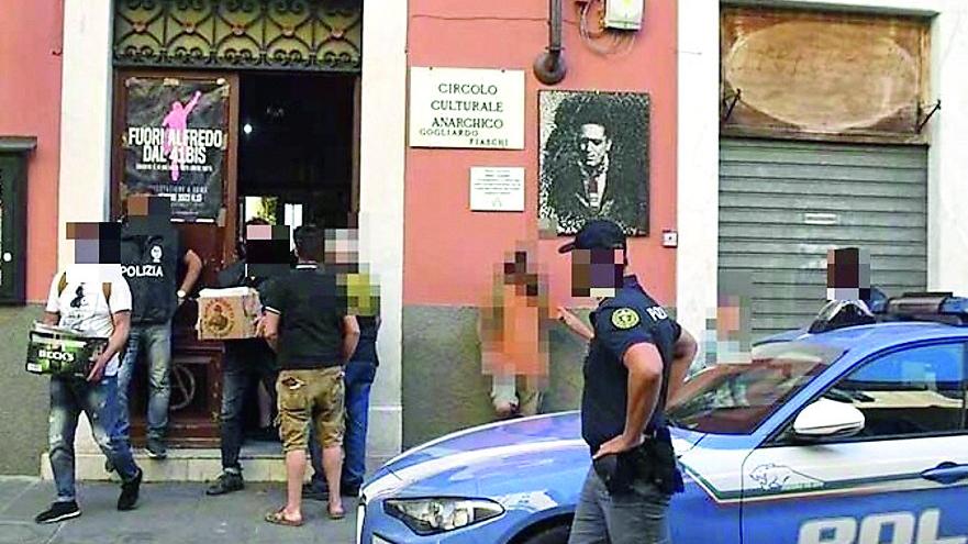Anarchici, cade l’accusa di terrorismo ma il Riesame conferma le misure cautelari