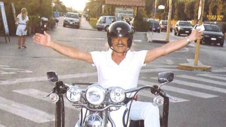 Viareggio, da aiuto bagnino a coiffeur delle dive: Mario Stagi, la sua vita come un film