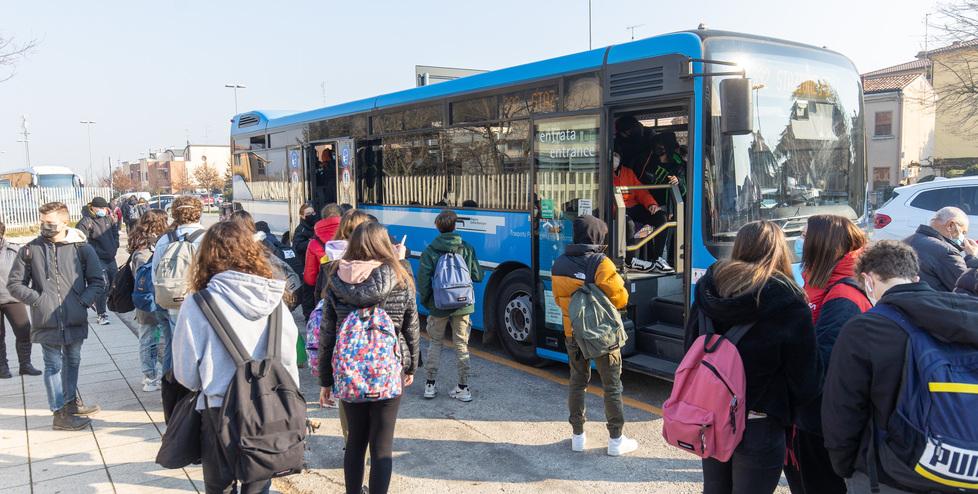 Ferrara, una flotta di 310 autobus per il trasporto scolastico