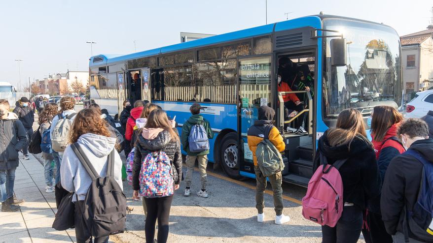 Ferrara, una flotta di 310 autobus per il trasporto scolastico