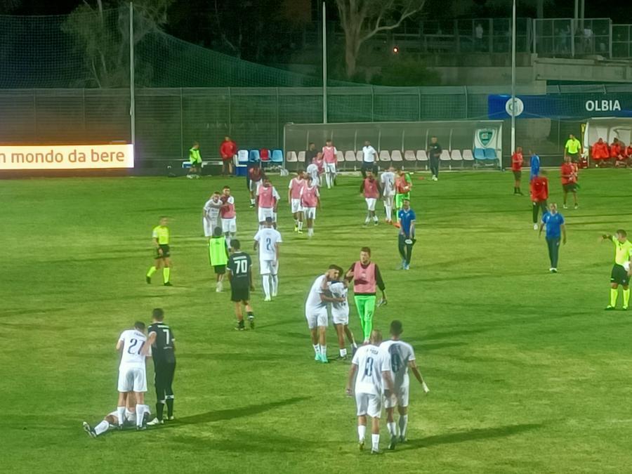 Calcio, esordio col botto per l’Olbia: 2-1 contro il Cesena