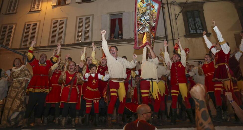 Pescia, la Ferraia conquista il suo 16° palio degli arcieri