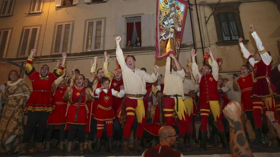 Pescia, la Ferraia conquista il suo 16° palio degli arcieri