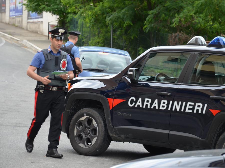 Siliqua, ai domiciliari per furto trovati a spasso per il paese: arrestati