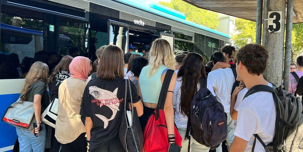 Modena. Scuola e bus, Cgil all’attacco di Seta: «Trasporti per gli studenti a rischio»<br>
