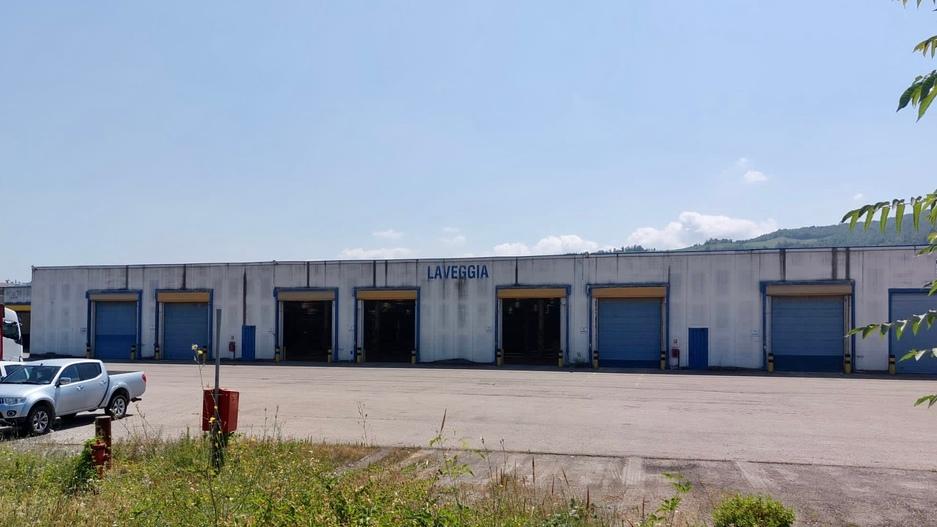 Castellarano, travolto da un carrello elevatore: operaio in ospedale