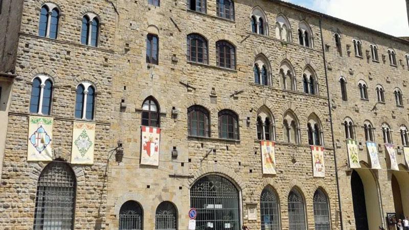 Volterra, l’ufficio postale di piazza dei Priori riapre anche durante il pomeriggio
