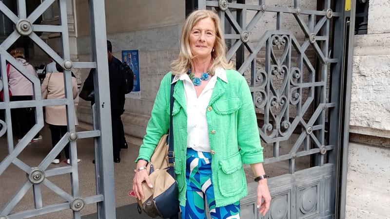 Ilaria  Baroni di fronte al ministero dell’Istruzione