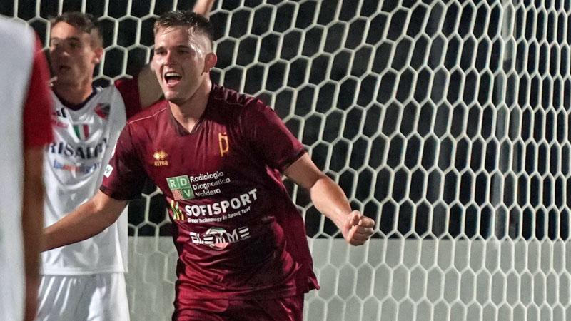 Delpupo abbraccia il Pontedera: «Il gol lo dedico ai miei compagni»<br>