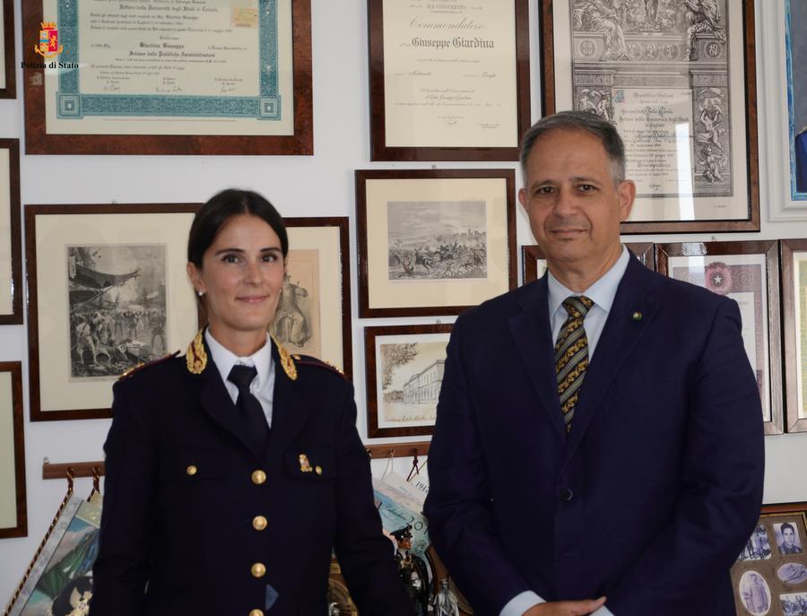 
	Il commissario Capo con il Questore Giuseppe Giardina

