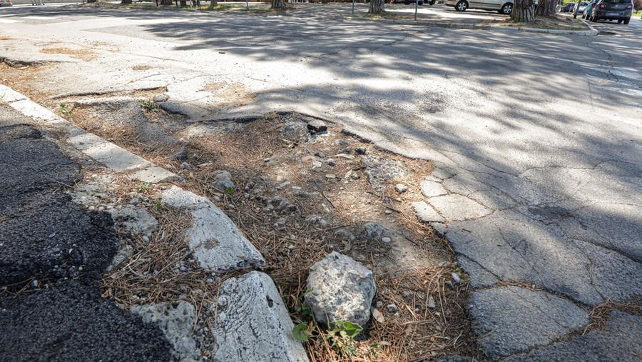 Grosseto, buche nelle strade del centro: 630mila euro per gli asfalti. I tempi e le vie interessate
