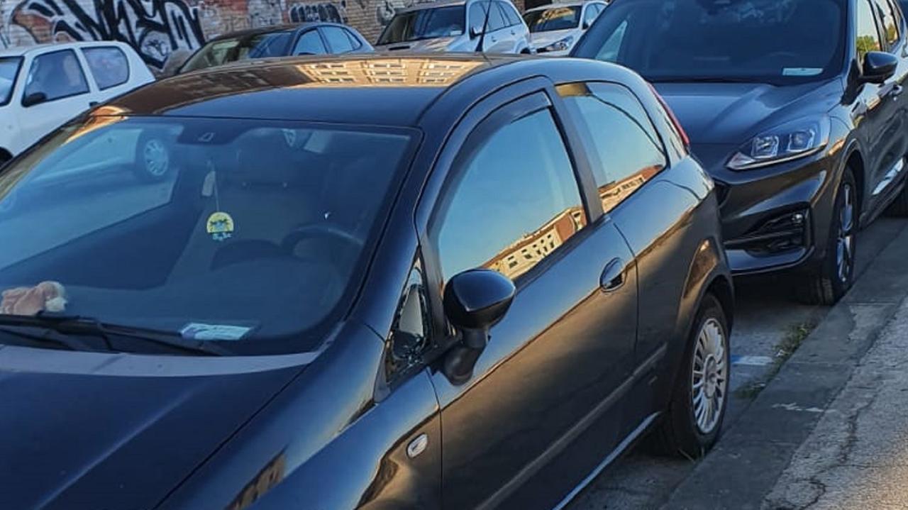 Una delle auto danneggiate