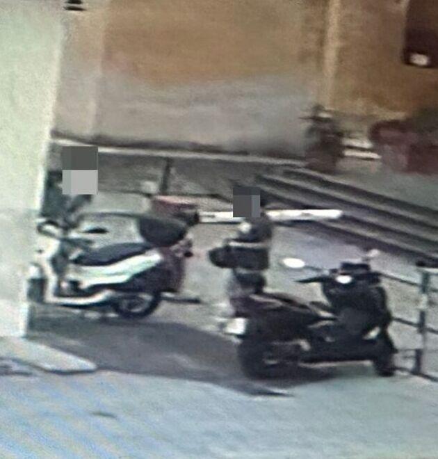 Livorno, rubano lo scooter alla Misericordia e poi si pentono: «Scusateci, faremo volontariato»