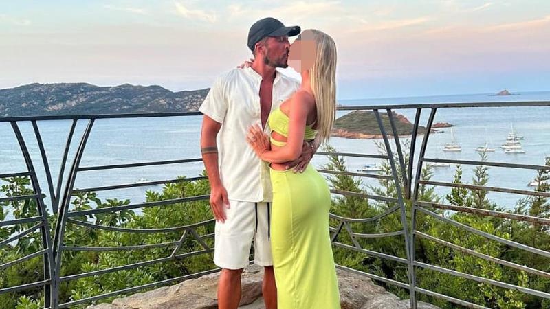 Morto a 41 anni in vacanza, la fidanzata: «Davide, adesso sei il mio angelo custode. Non lasciarmi mai»