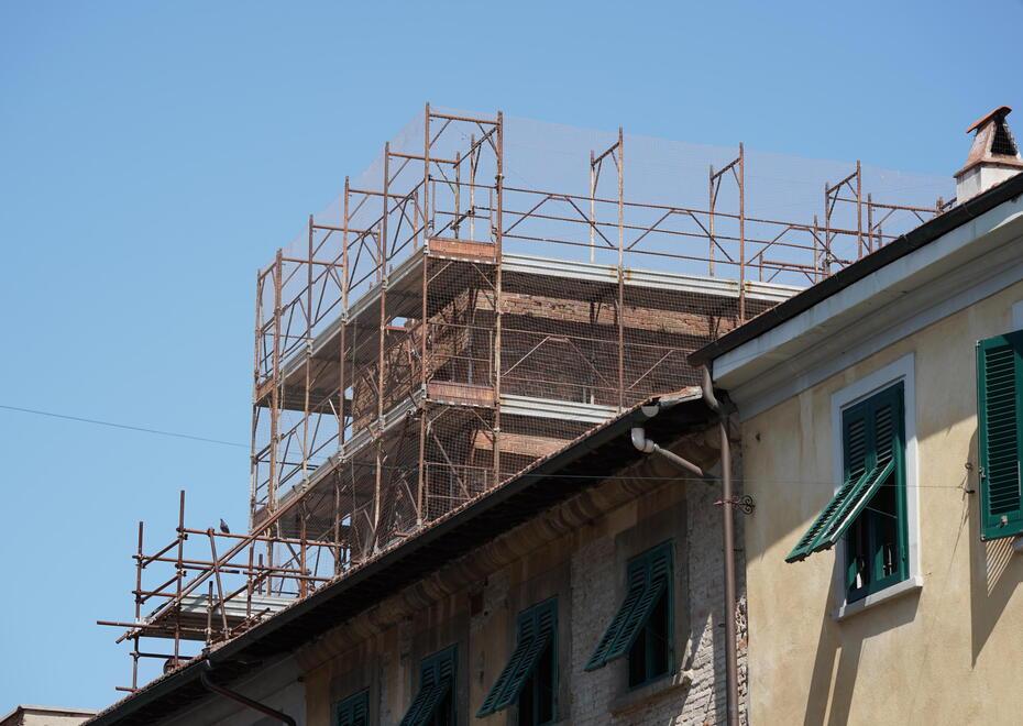 La Torre Corsini è “prigioniera” costa ma non si può ristrutturare