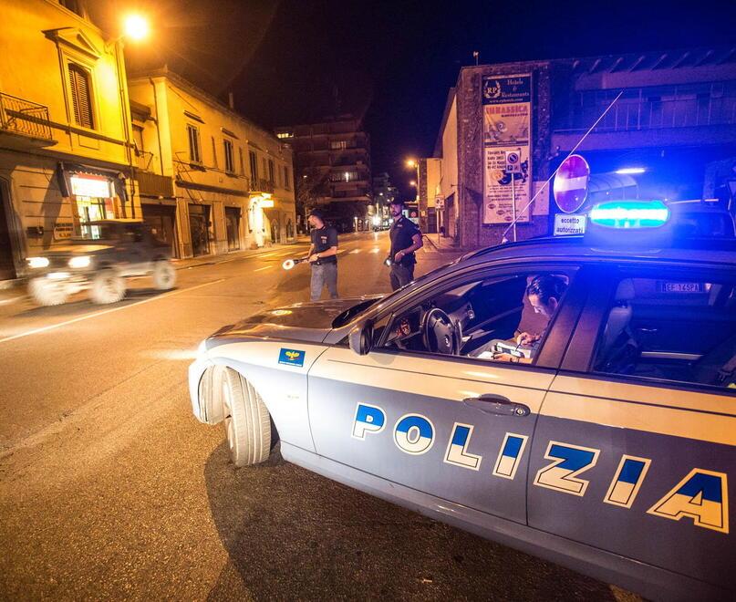 Montecatini, aggredì passanti in centro. Individuato dalla polizia