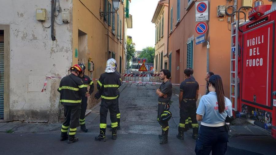 I vigili del fuoco in via Sant'Orsola