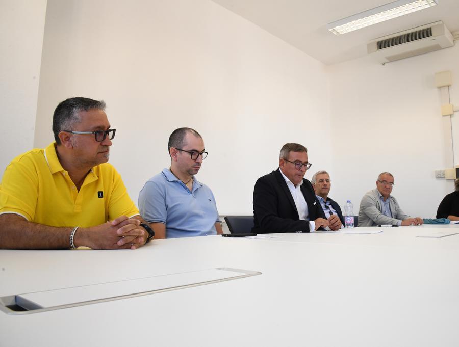 
	La conferenza stampa sul caso del paziente di Nuoro invitato ad andare via dalla Sardegna per fare la radioterapia

