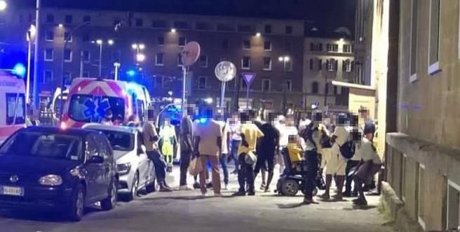 Accoltellamenti e rapine, notte di violenza in centro a Firenze: 20enne pestato senza motivo