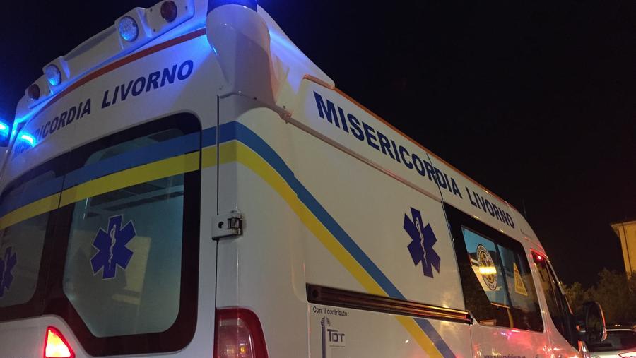 Un'ambulanza della Misericordia di via Verdi (foto d'archivio)
