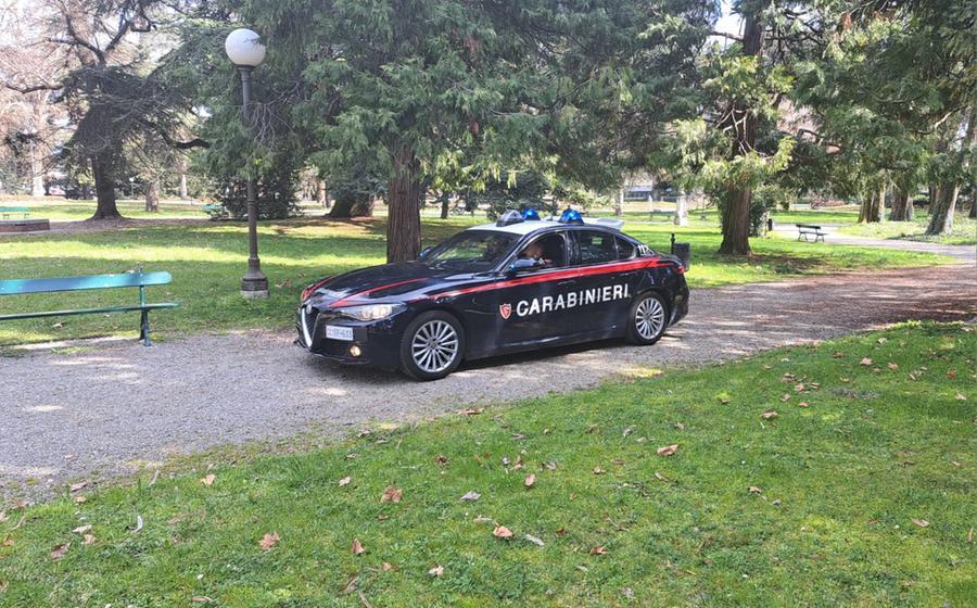 Aggredita dagli amici al parco, denunciati due 24enni