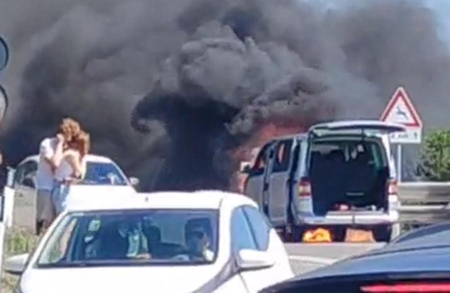 
	Il furgoncino a fuoco sul Romito

