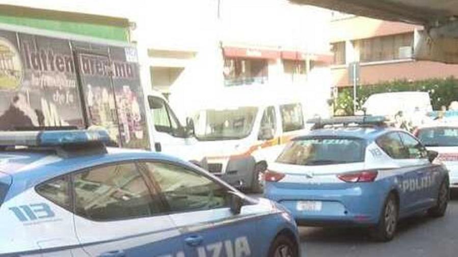 Due volanti della polizia (foto d'archivio)
