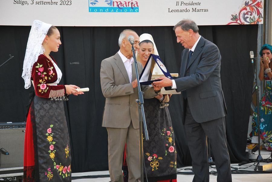 
	Un momento della premiazione del Circolo sardo "Su Nuraghe" di Alessandria

