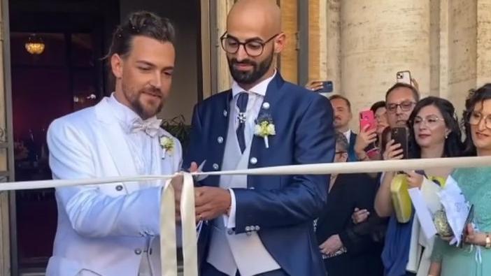 Valerio Scanu ha sposato il fidanzato Luigi Calcara
