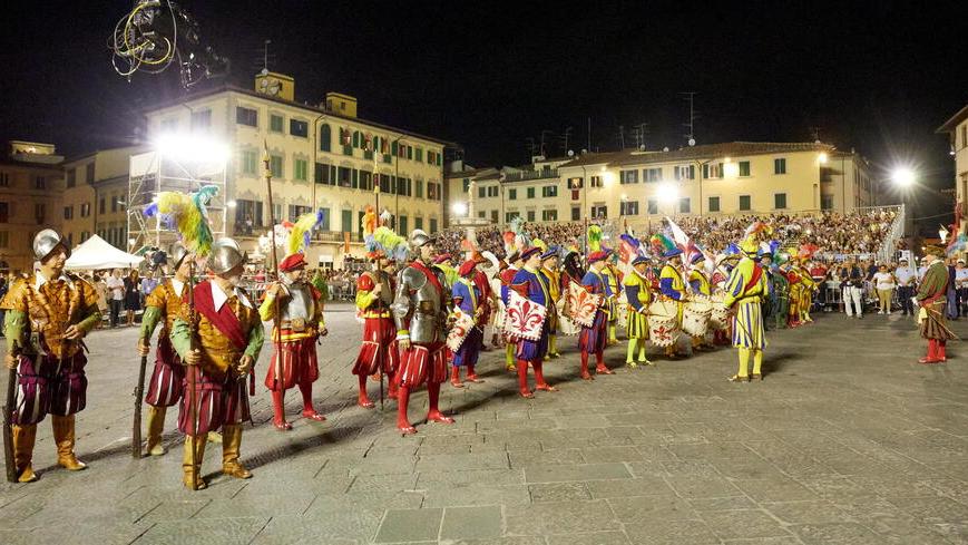 Figuranti in piazza Duomo nell’edizione 2022 del Corteggio