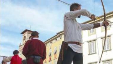 Un momento Palio di Pescia che si è disputato domenica scorsa (foto Nucci/Innocenti)