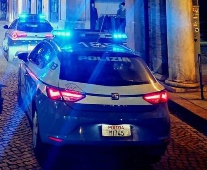 Modena, rapinata in piazza Pomposa da un coetaneo minorenne 