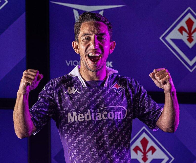 Maxime Lopez al suo arrivo a Firenze qualche giorno fa (foto: Acf Fiorentina)