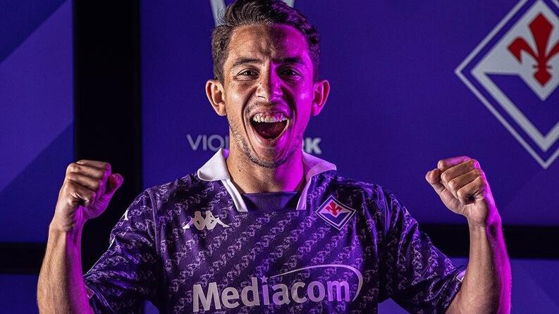 Maxime Lopez al suo arrivo a Firenze qualche giorno fa (foto: Acf Fiorentina)