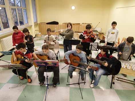 
	Studenti a lezione di musica

