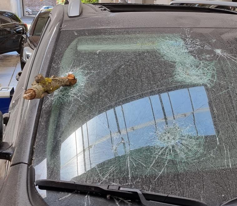 Incubo grandine nel Ferrarese, calvario auto: «Mesi di attesa e costi esorbitanti»