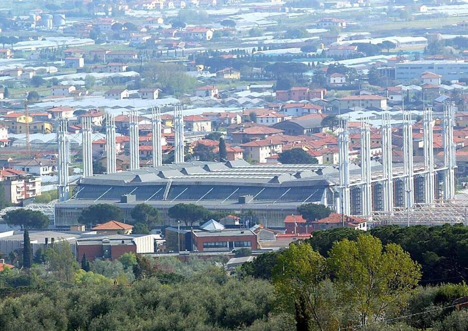 Pescia, verso la messa in sicurezza del mercato dei fiori: iniziato l’iter per trovare l’azienda per i lavori