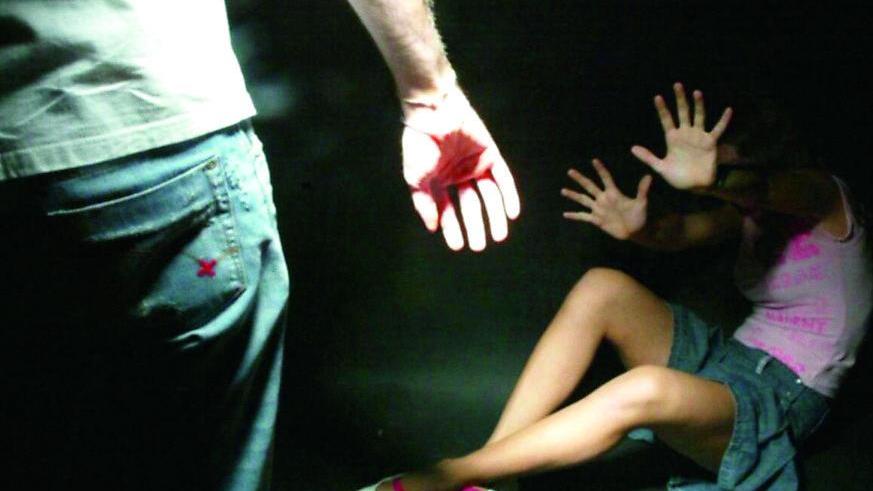 Picchiava la moglie davanti al figlio 40enne arrestato dai carabinieri