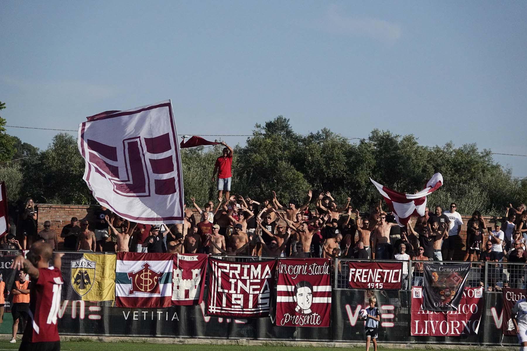 «Bel mercato, questo Livorno ci piace». I tifosi amaranto promuovono società e squadra
