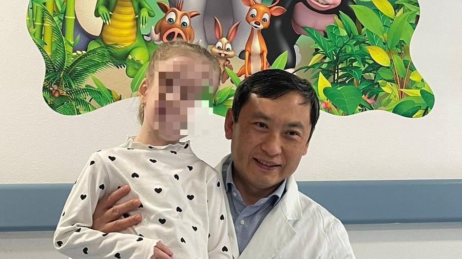 Massa, bambina ha il cuore a destra e all’estero rinunciano all’intervento: la salvano i medici dell’Opa