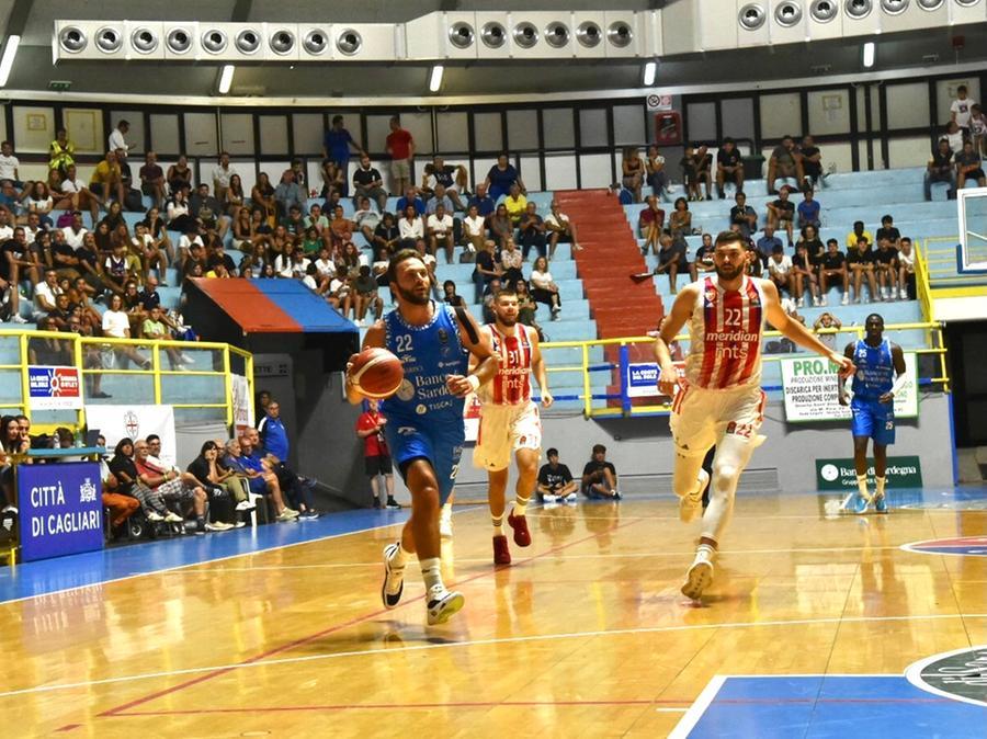 
	La Dinamo al torneo City of Cagliari in campo contro la Stella Rossa Belgrado <em>(foto Mario Rosas)</em>

