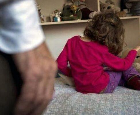 Sassari, 20 anni dopo fratello e sorella denunciano lo zio: "Ci violentava"